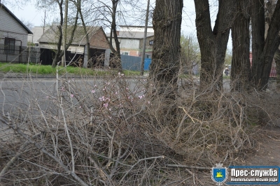 По вулиці Г.Чорнобиля проводять розчистку траси ліній електропередач