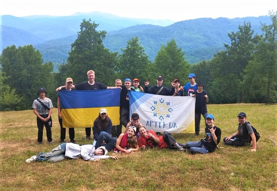 Чергові групи нікопольських дітей відпочили в літніх таборах