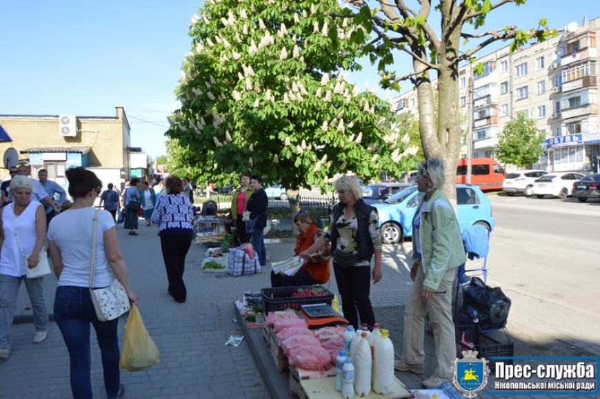 Стихійна торгівля стає потенційно небезпечною для споживачів