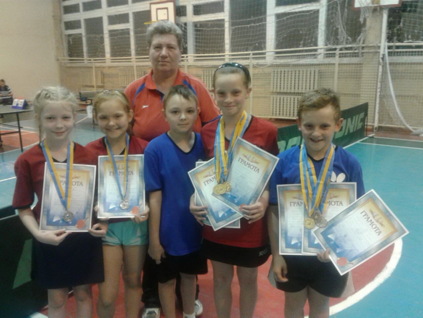 Нікопольські тенісисти стали кращими на обласному чемпіонаті