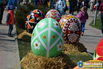 У суботу, 7 квітня на алеї за міською радою відбулось Великоднє свято &quot;Писанкове дерево&quot;