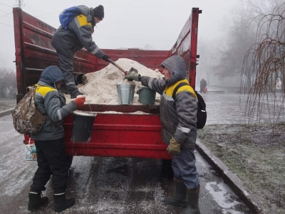 Робота комунальних служб у Нікополі