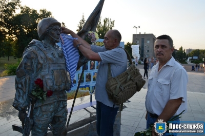 Вшанували пам&rsquo;ять загиблих героїв у небі над Луганськом