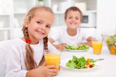 12 березня світ відзначає Міжнародний день шкільного харчування