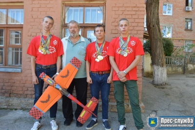 Нікопольські авіамоделісти встановили всеукраїнський рекорд&hellip;